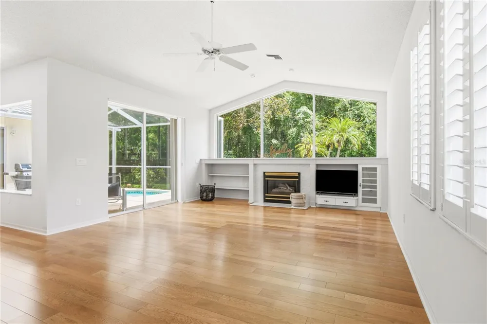 3187 STERLING STREET Tarpon Springs, FL 34688