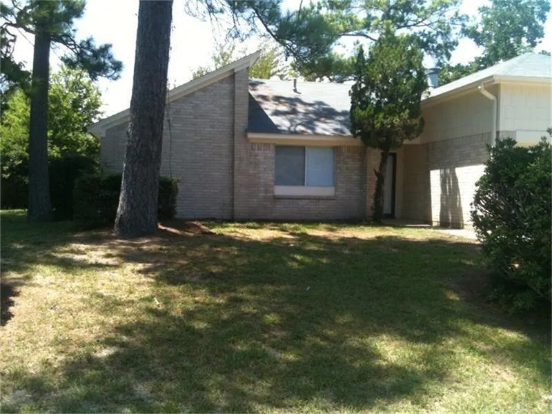 12511 Riverbend Mont Belvieu, TX 77523