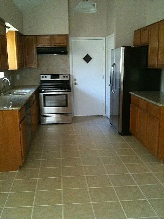 12511 Riverbend Mont Belvieu, TX 77523