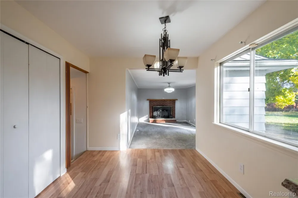 5297 Oaktree Drive Flint Charter Township, MI 48532