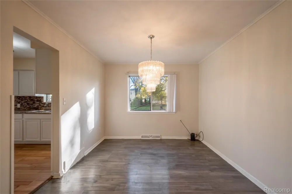 5297 Oaktree Drive Flint Charter Township, MI 48532