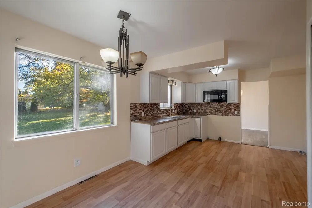 5297 Oaktree Drive Flint Charter Township, MI 48532