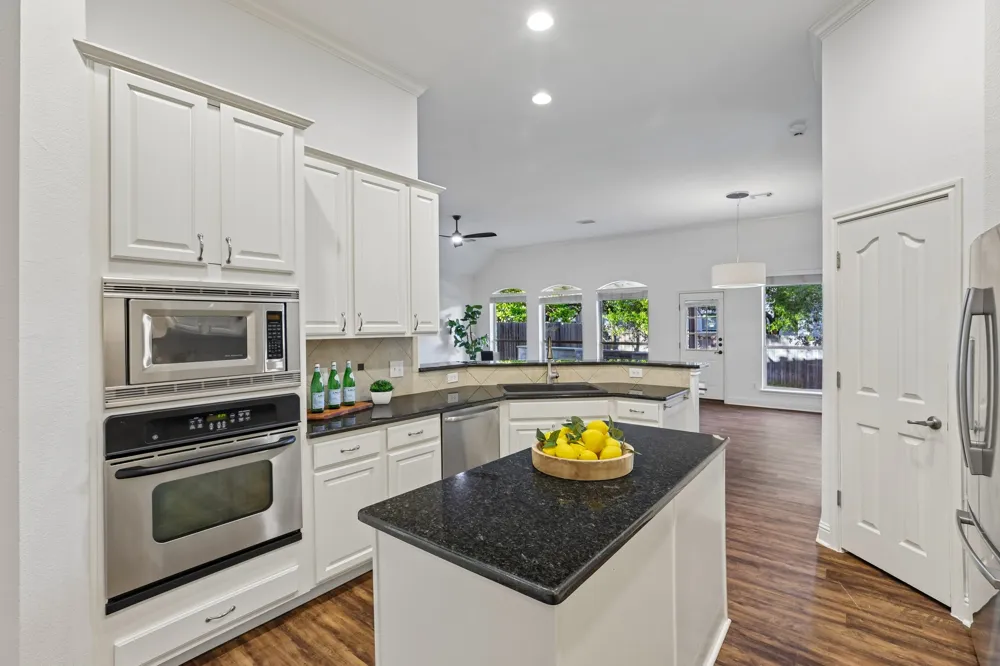 1017 Horseback Hollow Austin, TX 78732