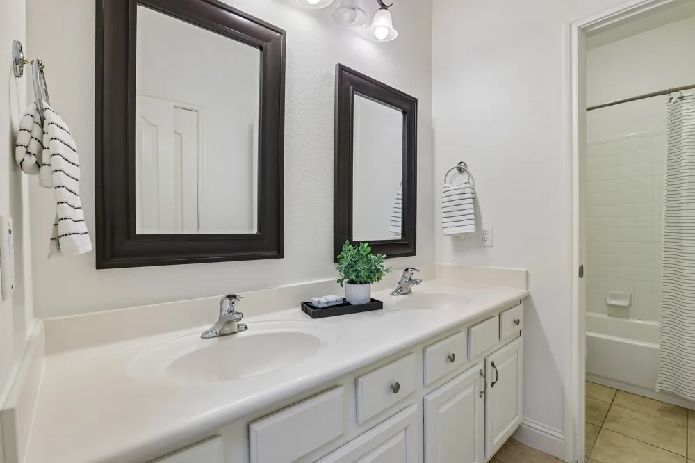 1017 Horseback Hollow Austin, TX 78732