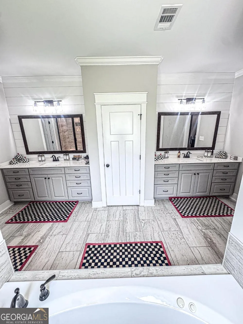 238 Flat Shoal DR Bonaire, GA 31005