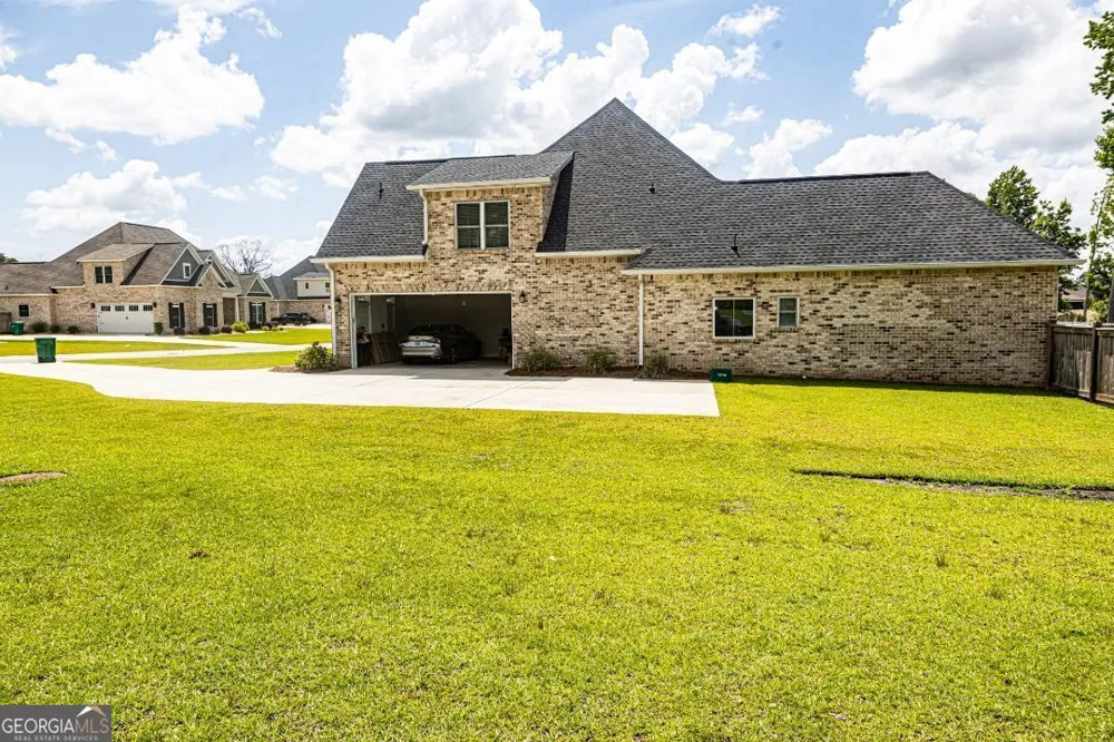 238 Flat Shoal DR Bonaire, GA 31005