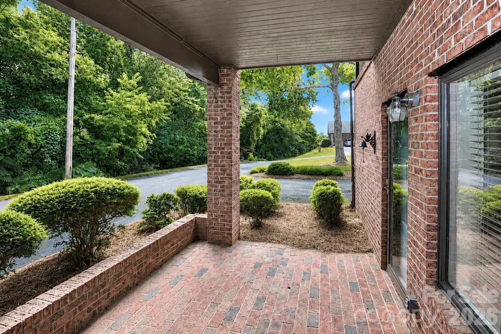 1361 Radio Road Statesville, NC 28625