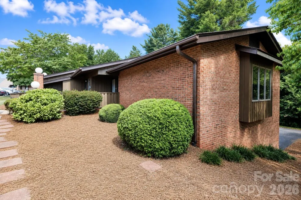 1361 Radio Road Statesville, NC 28625
