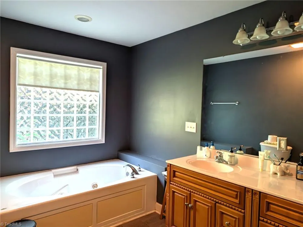 845 Hidden Court Asheboro, NC 27205