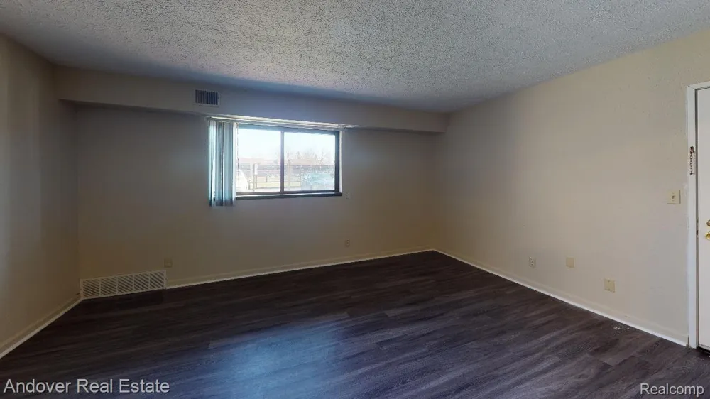 3021 POINTE DRIVE #3011-D Blackman Charter Township, MI 49202
