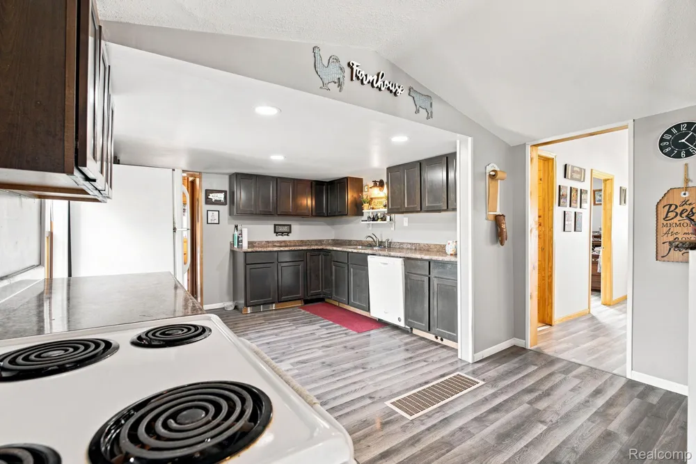 4201 Galbraith Line Road Worth Township, MI 48422