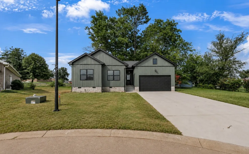 112 Bee Line Way Trenton, KY 42286