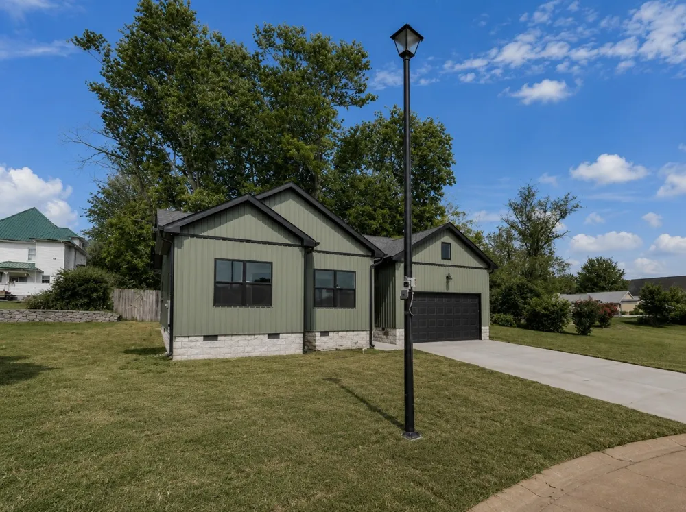 112 Bee Line Way Trenton, KY 42286