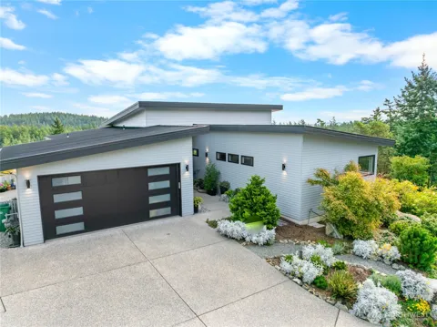 3939 Rockridge Parkway