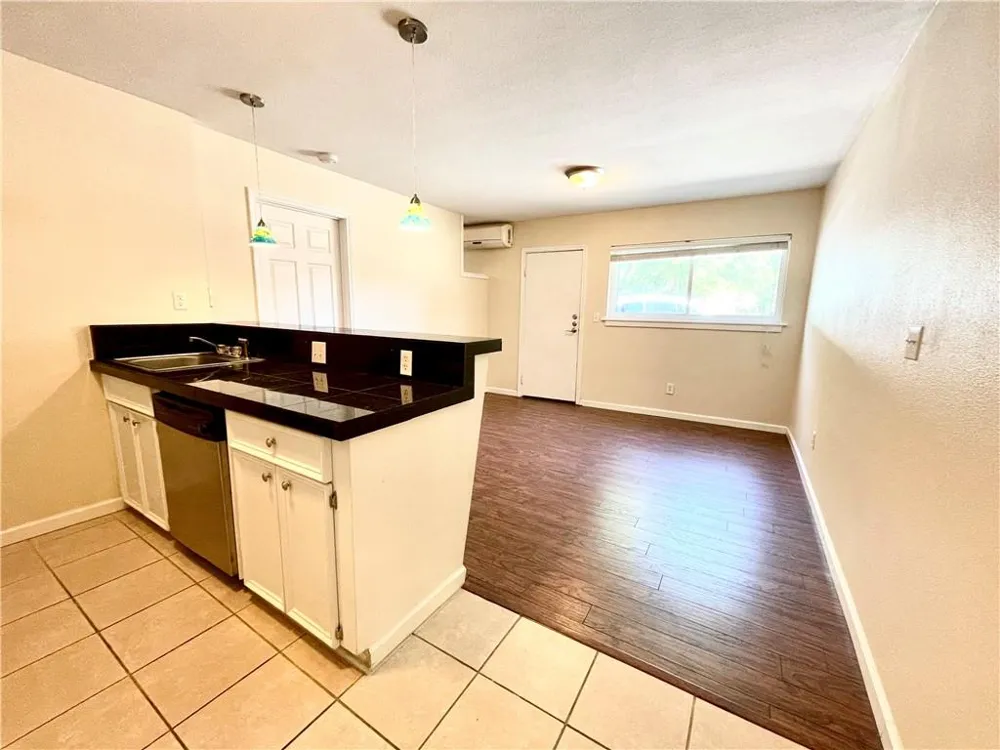 304 E 33rd Street #9 Austin, TX 78705