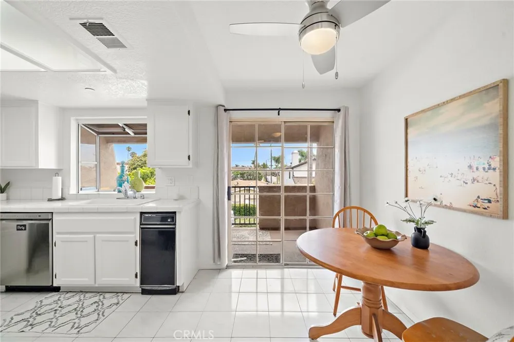 606 Lake Street #23 Huntington Beach, CA 92648