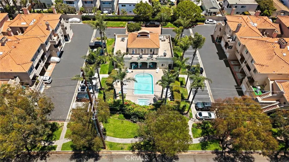 606 Lake Street #23 Huntington Beach, CA 92648