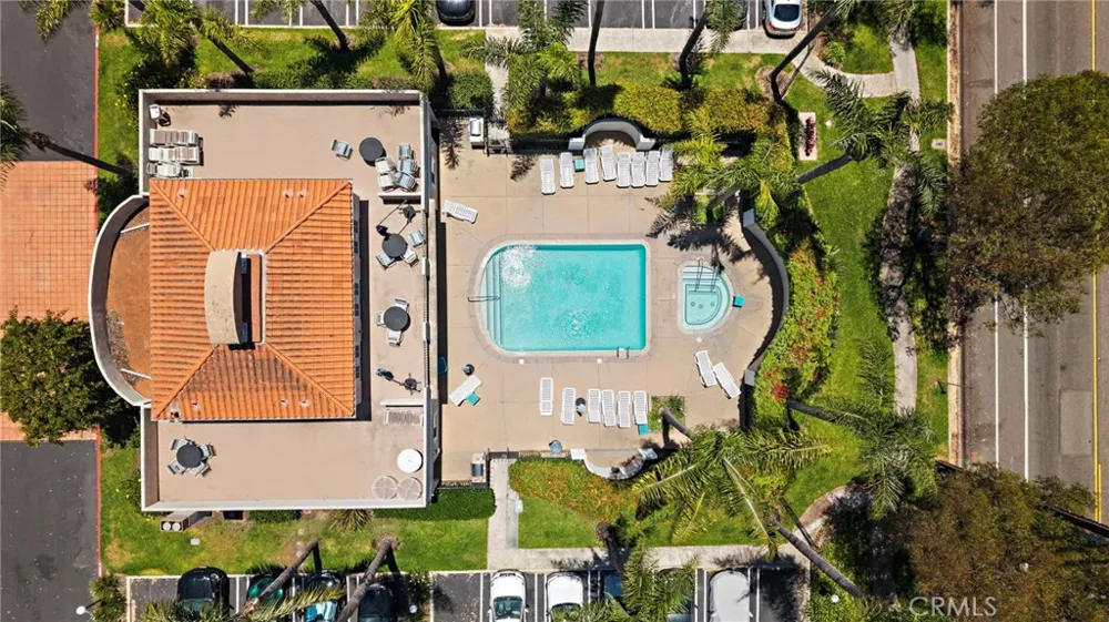 606 Lake Street #23 Huntington Beach, CA 92648