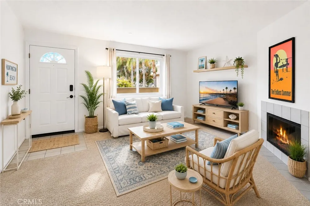 606 Lake Street #23 Huntington Beach, CA 92648