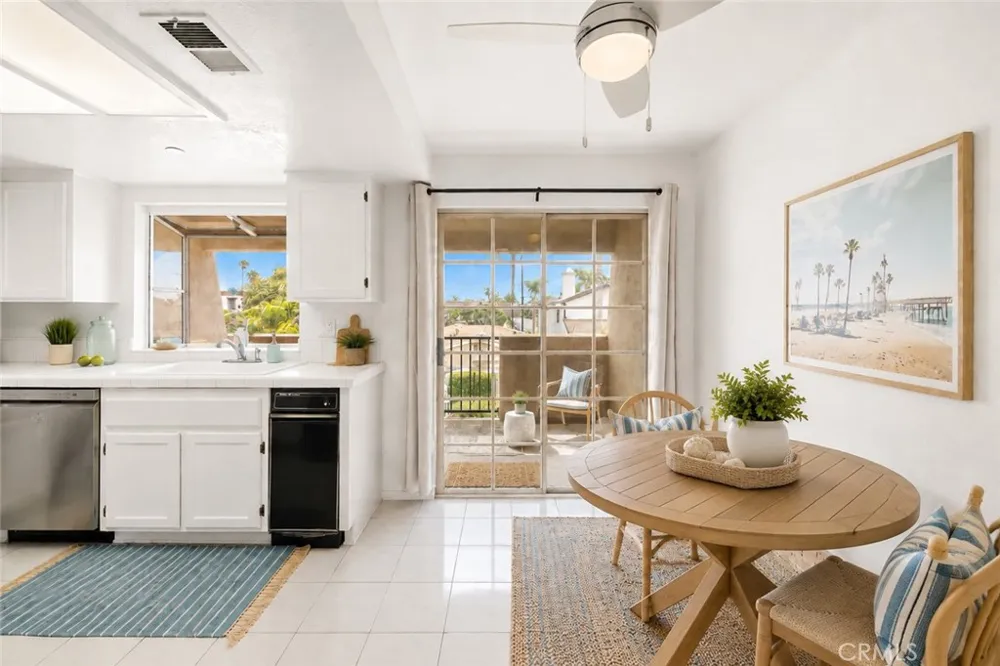 606 Lake Street #23 Huntington Beach, CA 92648