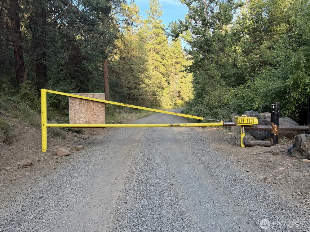 1524 Nasty Creek Road Yakima, WA 98903