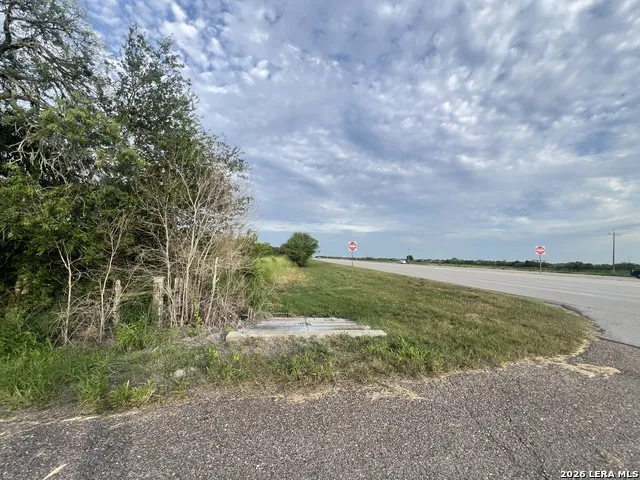 620 CR Skidmore, TX 78389