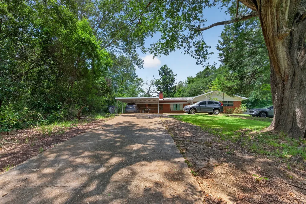 1504 Emanuel Natchitoches, LA 71457