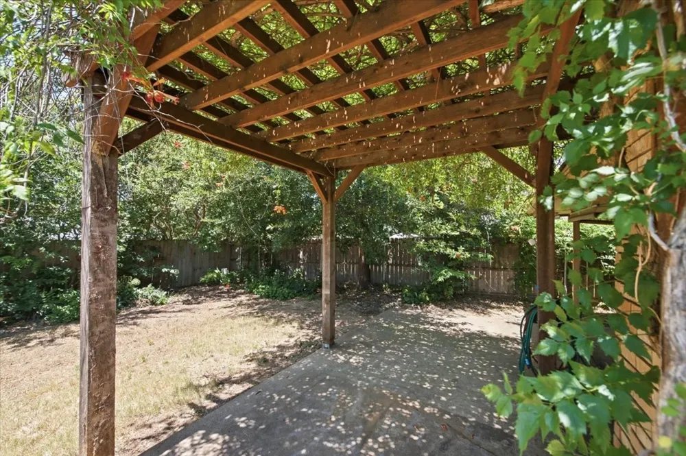 200 Almond Lane Euless, TX 76039