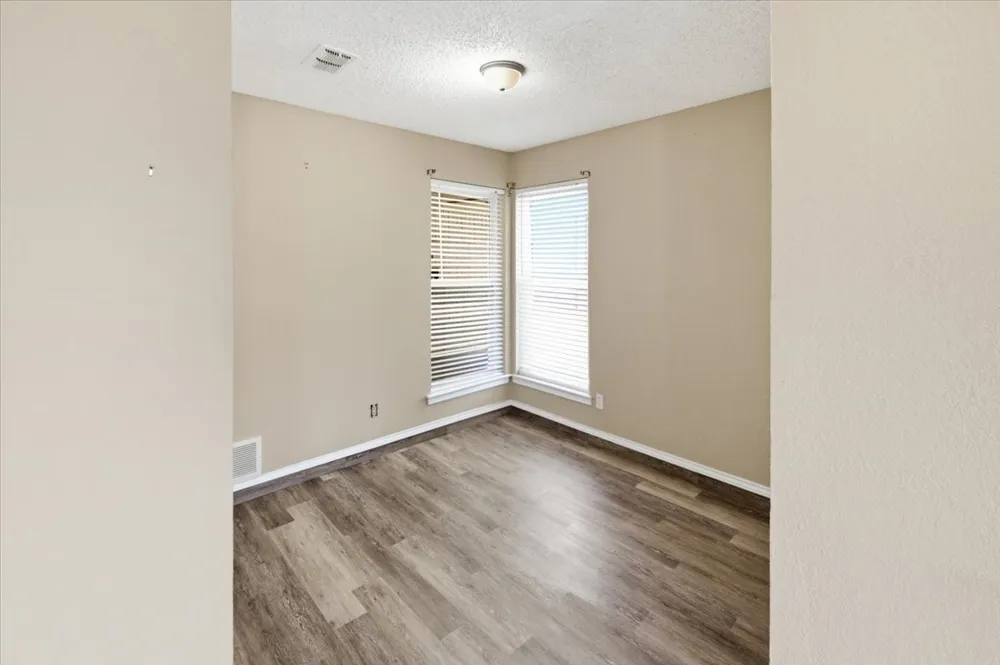 200 Almond Lane Euless, TX 76039