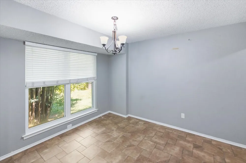 200 Almond Lane Euless, TX 76039