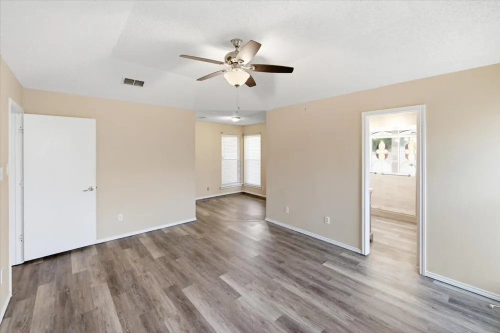 200 Almond Lane Euless, TX 76039
