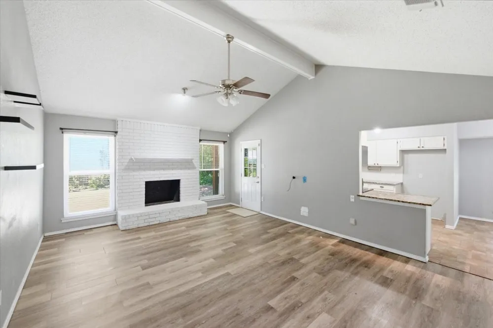 200 Almond Lane Euless, TX 76039