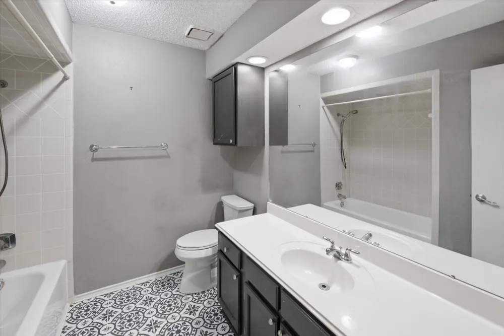 200 Almond Lane Euless, TX 76039