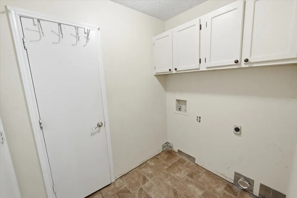 200 Almond Lane Euless, TX 76039