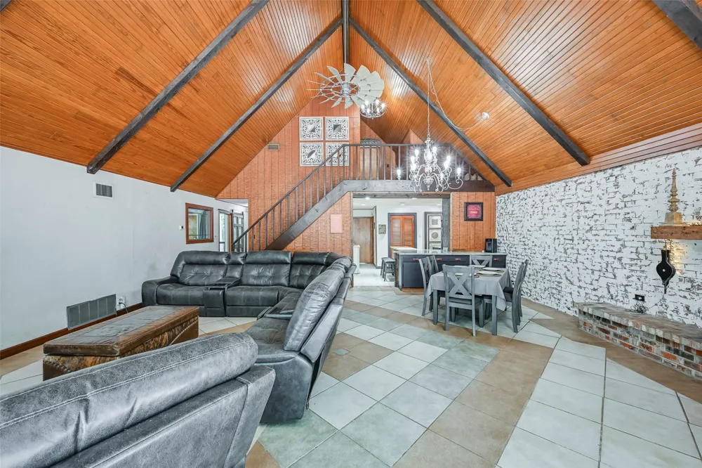 5319 US Highway 380 Bridgeport, TX 76426