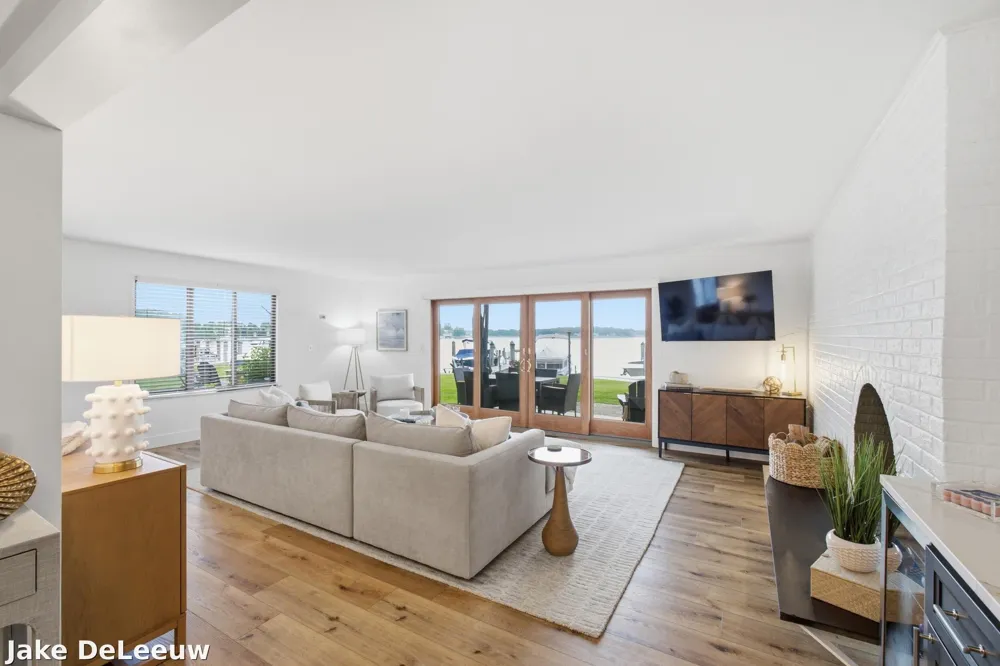 400 Lakeview Court #01A Spring Lake, MI 49456