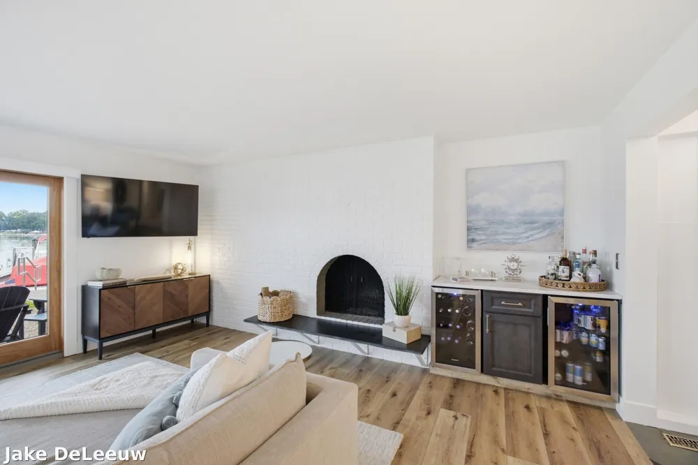 400 Lakeview Court #01A Spring Lake, MI 49456