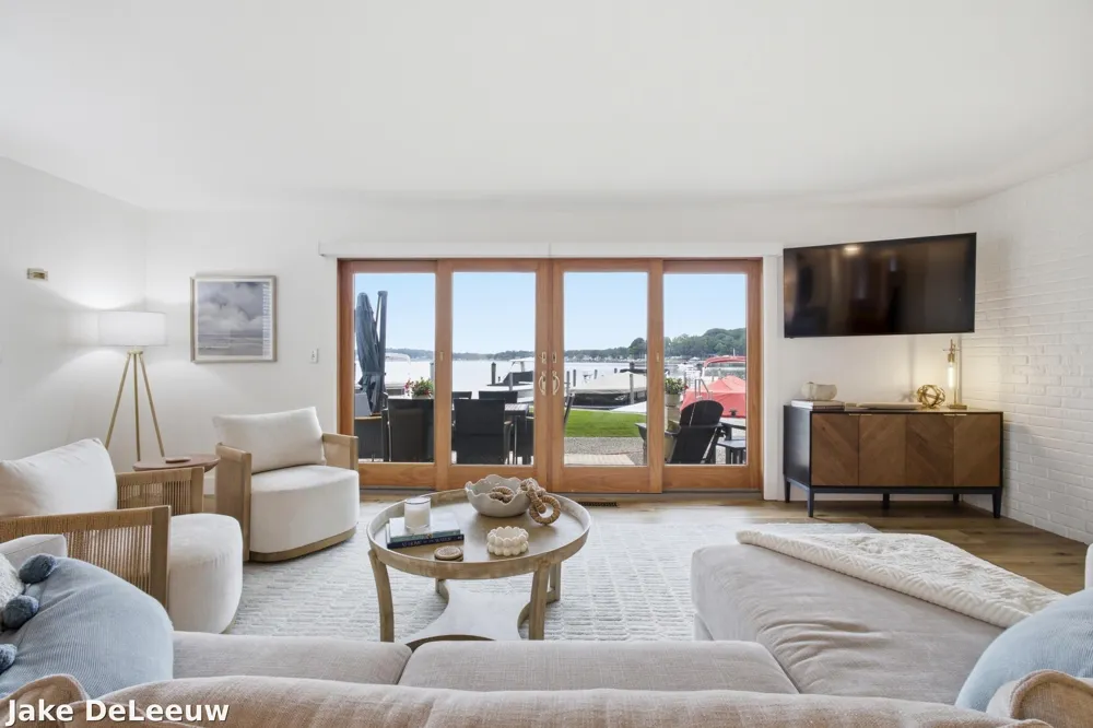 400 Lakeview Court #01A Spring Lake, MI 49456