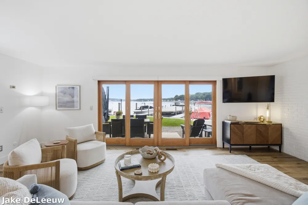 400 Lakeview Court #01A Spring Lake, MI 49456