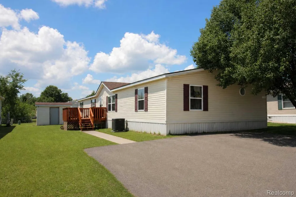 9159 Greentree Drive Berlin Charter Township, MI 48166