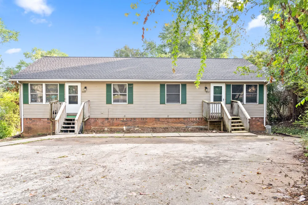 221 Park Ln #C Clarksville, TN 37042