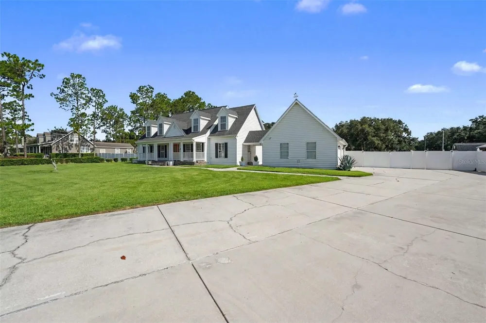 100 SYLVANA COURT Auburndale, FL 33823