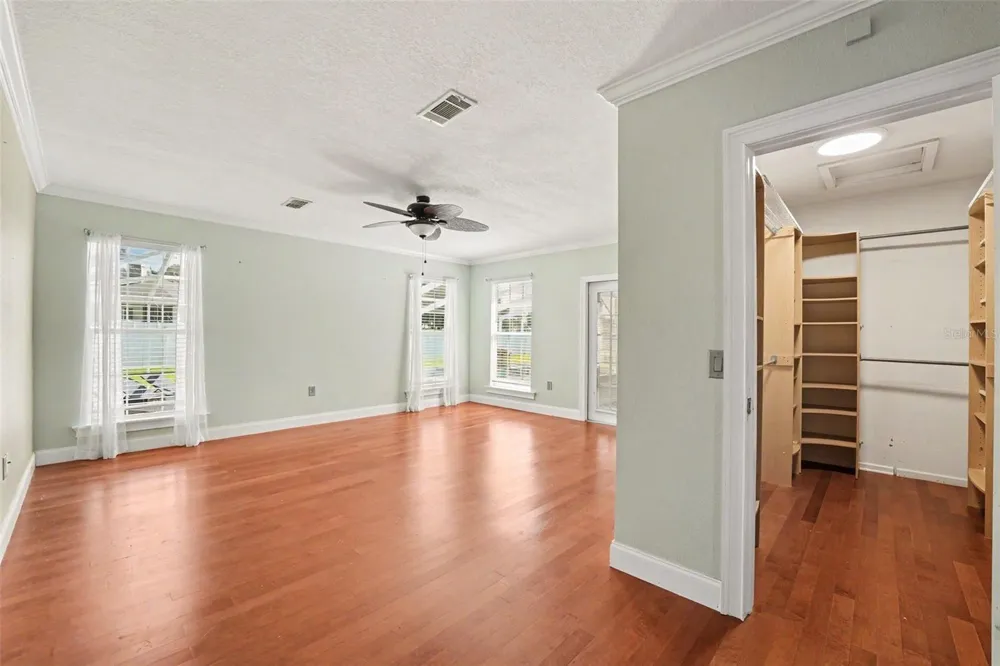 100 SYLVANA COURT Auburndale, FL 33823