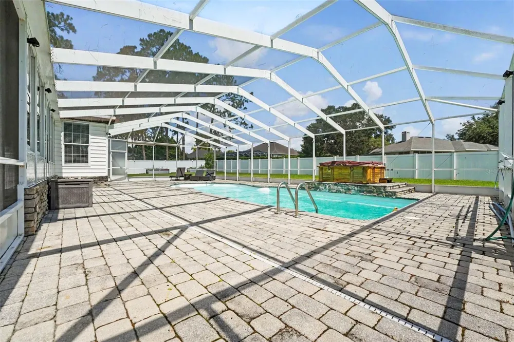 100 SYLVANA COURT Auburndale, FL 33823