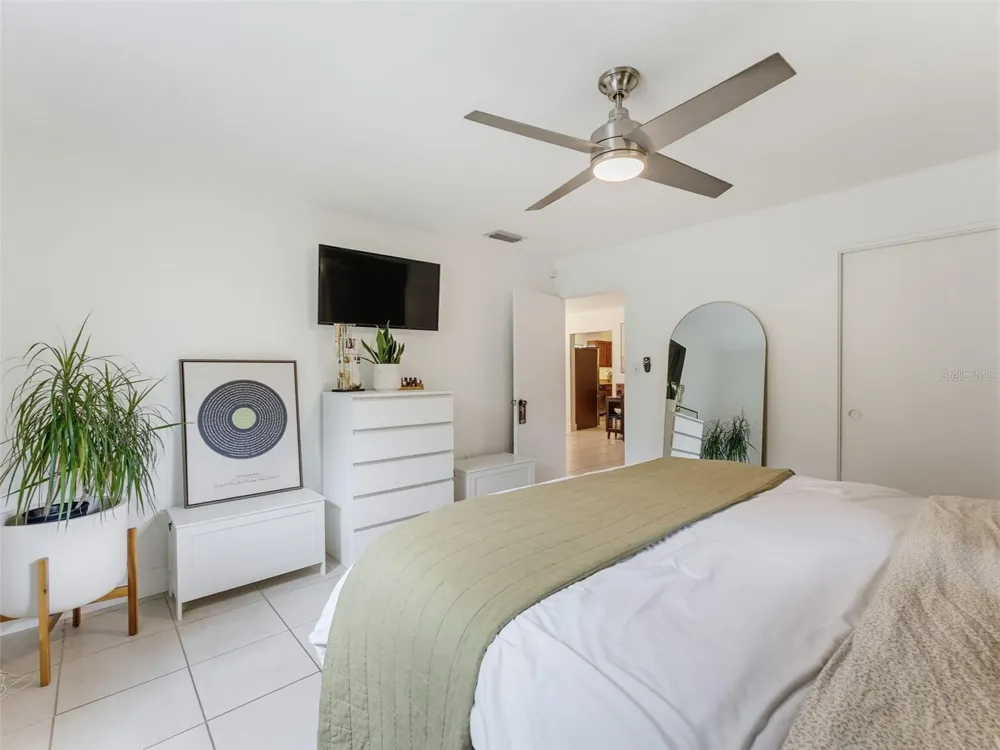 5704 13TH STREET Zephyrhills, FL 33542