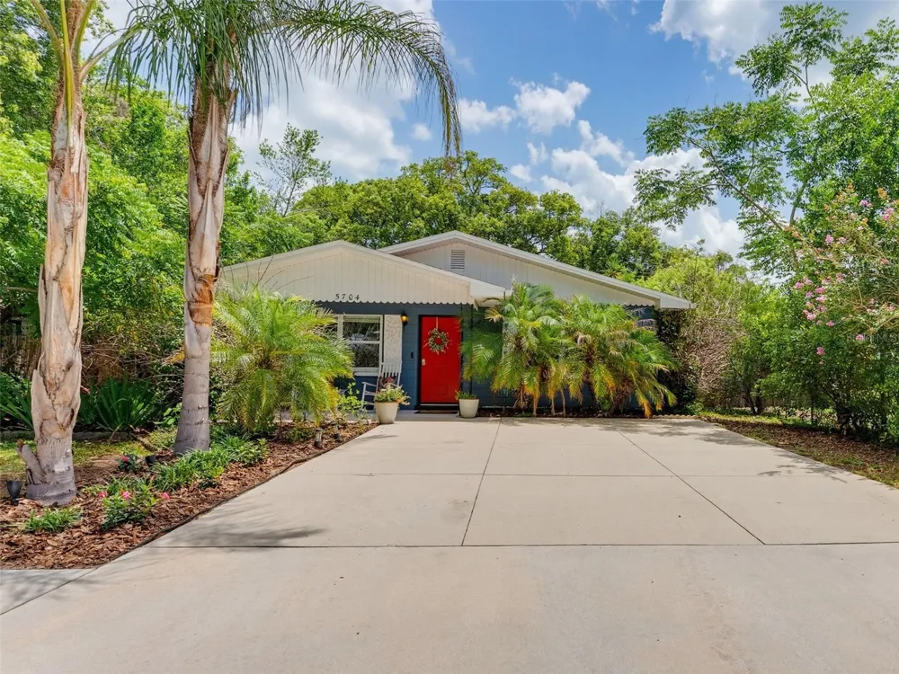 5704 13TH STREET Zephyrhills, FL 33542