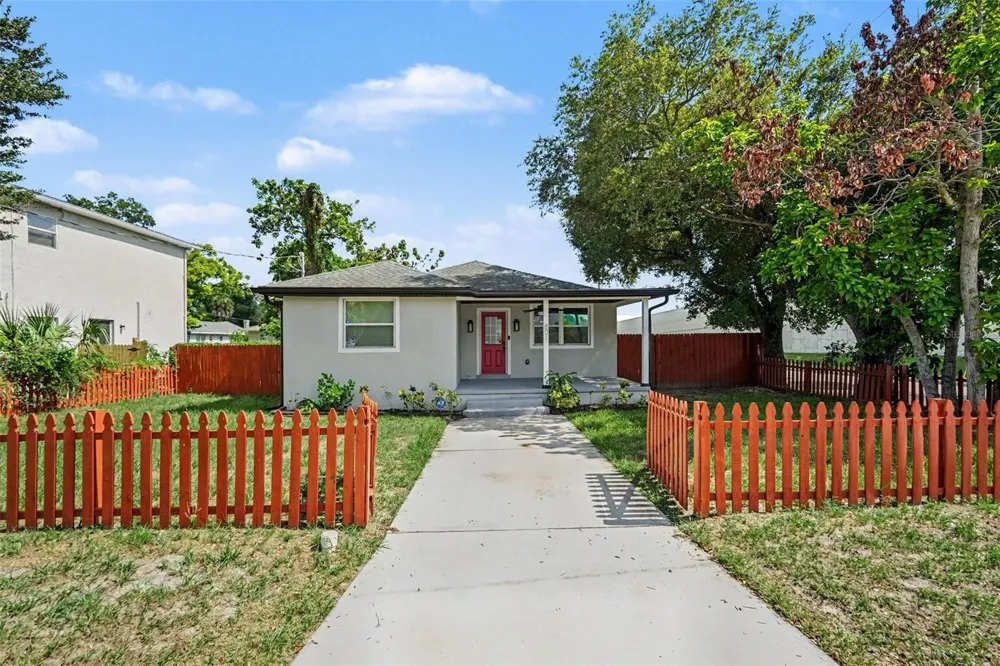 801 E BAKER STREET Tampa, FL 33603
