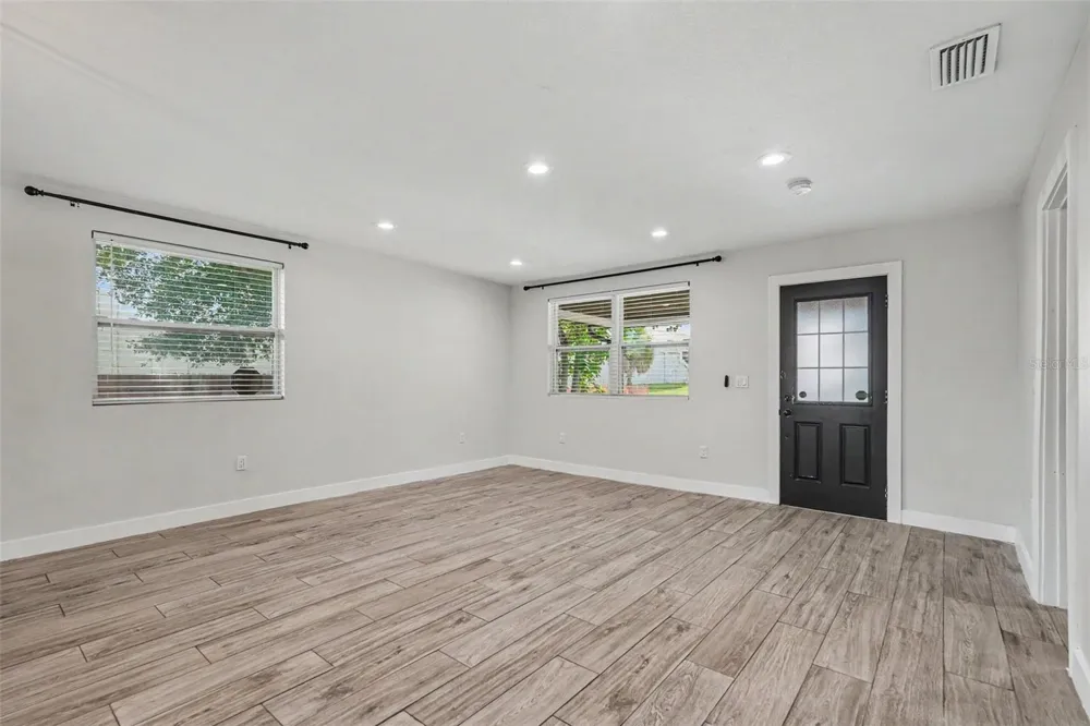 801 E BAKER STREET Tampa, FL 33603