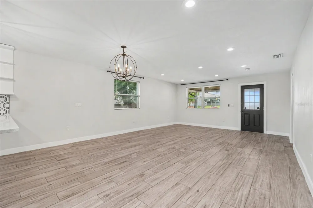 801 E BAKER STREET Tampa, FL 33603