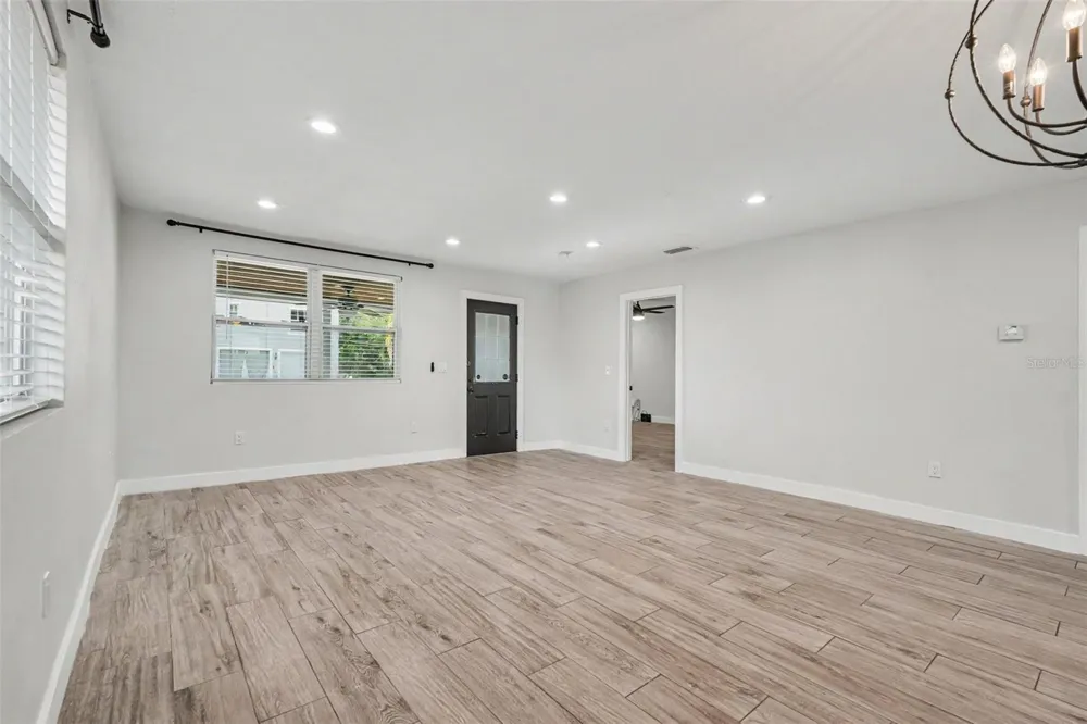 801 E BAKER STREET Tampa, FL 33603